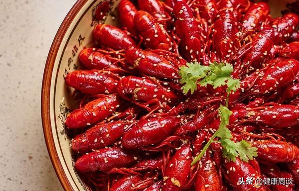 小龙虾啤酒会引起痛风吗,小龙虾配啤酒会痛风吗