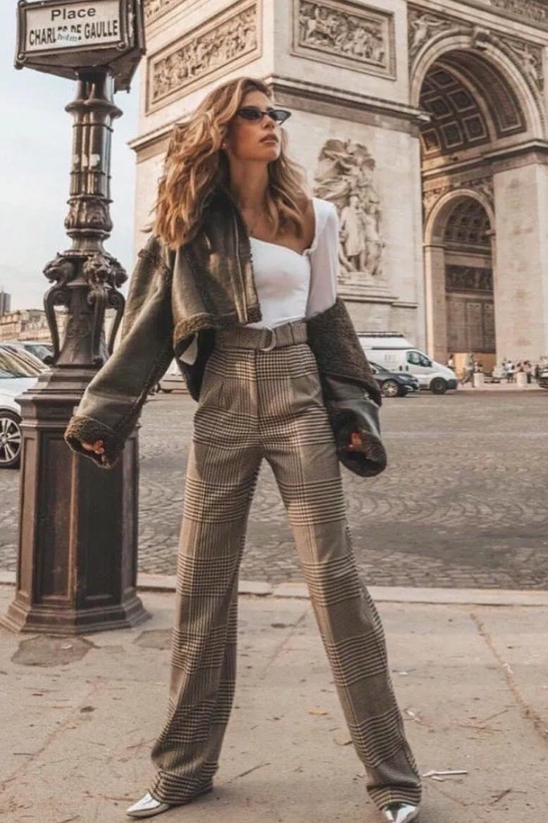 冬季显瘦裤子配靴子,现在还流行打底裤配靴子吗