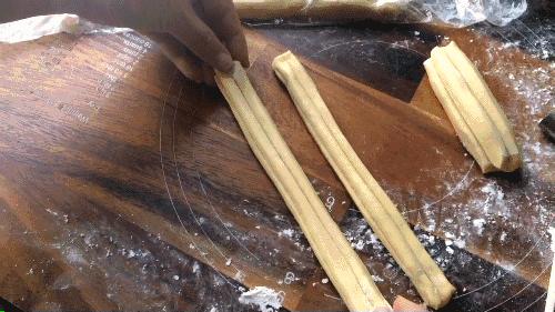 大锅炸油条的做法和配方窍门,在家自己炸油条的最简单的方法