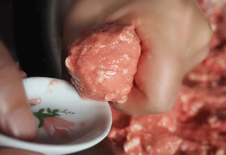 最纯潮汕牛肉丸 (纯手打正宗潮汕牛肉丸一口就飙汁)