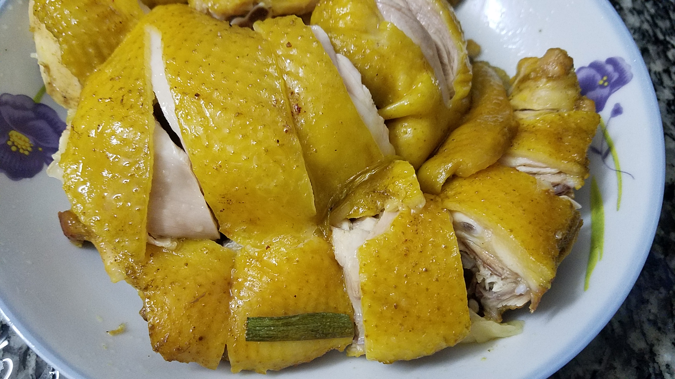 广东名菜盐焗鸡超级简单,正宗广东盐焗鸡的做法又黄又脆