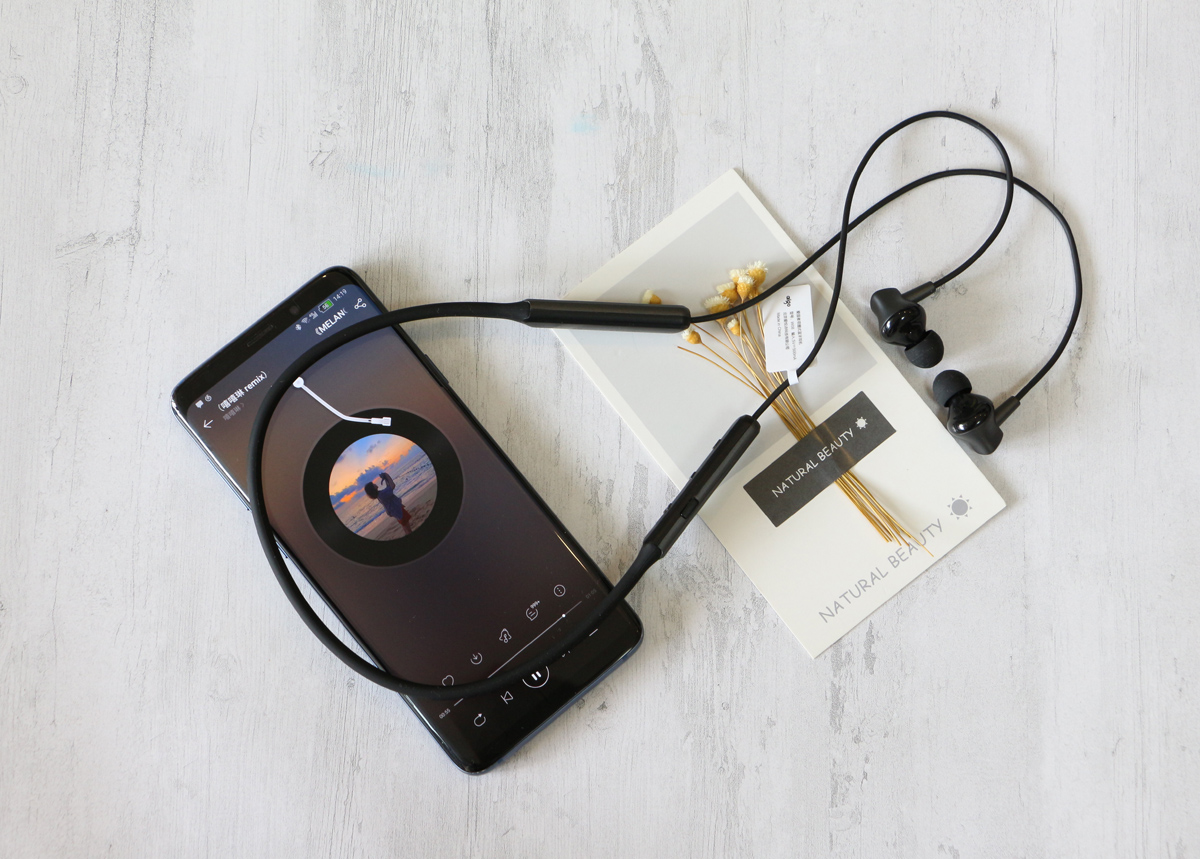 苹果AirPods太贵？耳机也可很爱国！爱国者W08颈圈式蓝牙耳机体验