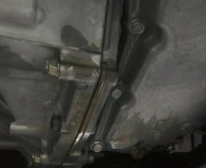 本田cr-v变速箱漏油,21款本田cr-v变速箱漏油