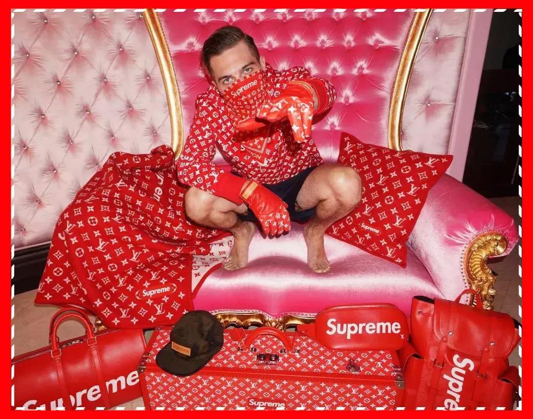 一份报纸200块，一块板砖卖6000？Supreme凭什么这么火？