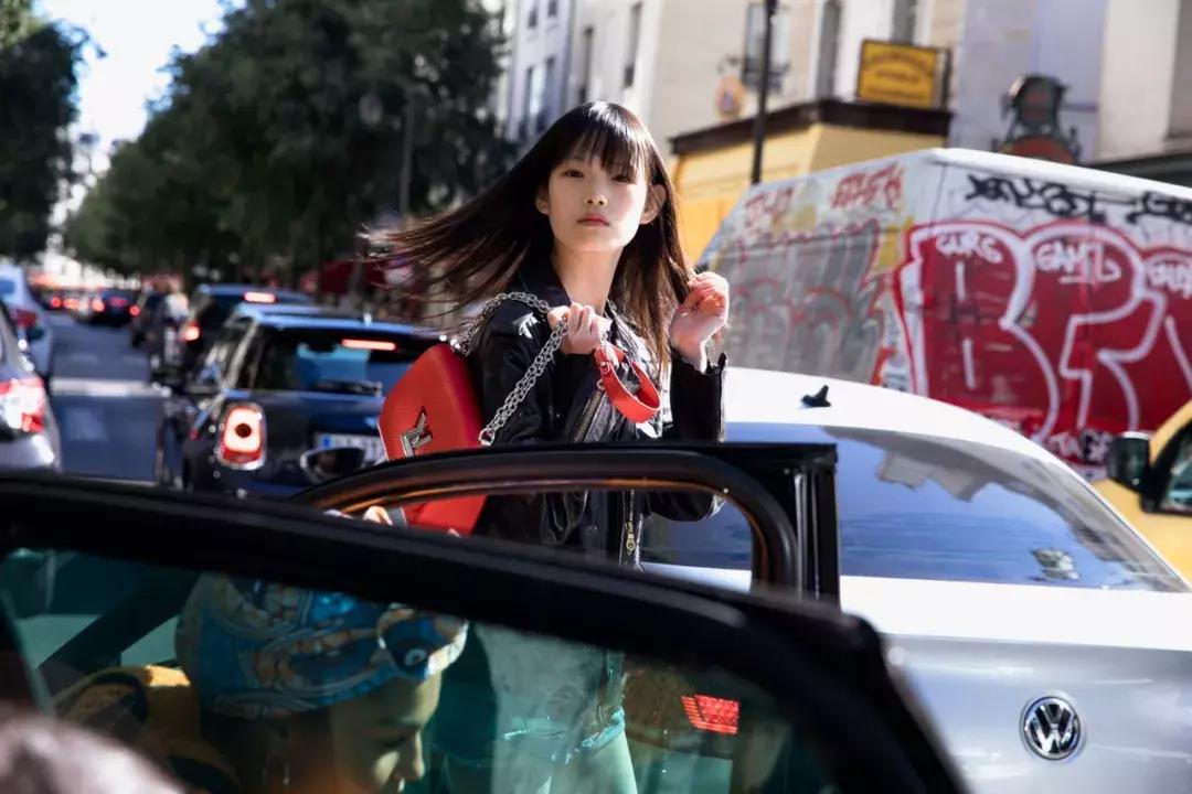 能让唐嫣和张曼玉撞款的，也只有这个包了！