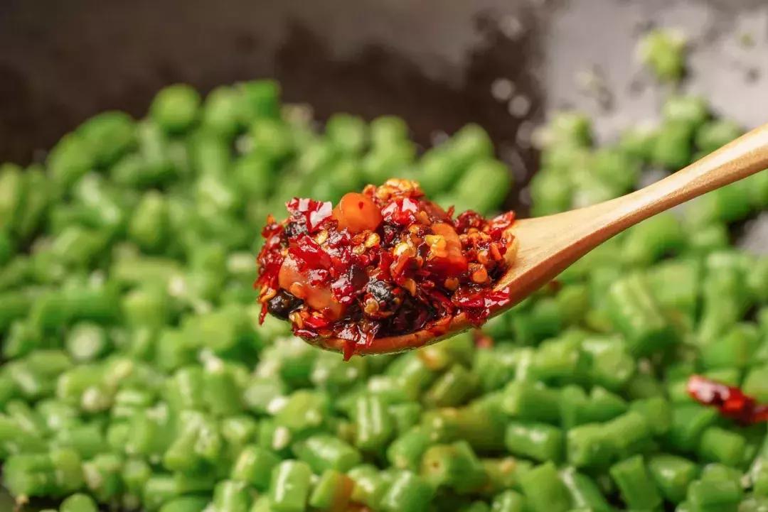 什么东西炒腊肠拌饭好吃,无敌下饭的腊肠酱