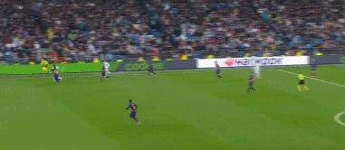 西甲-维尼修斯破门梅西飞铲染黄皇马2-0巴萨登顶