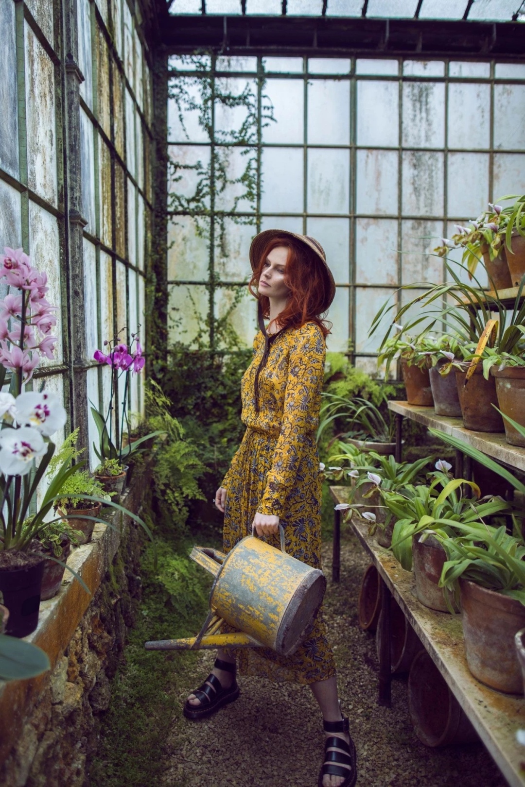 女王节，Prada鲜花让时尚破格融入日常