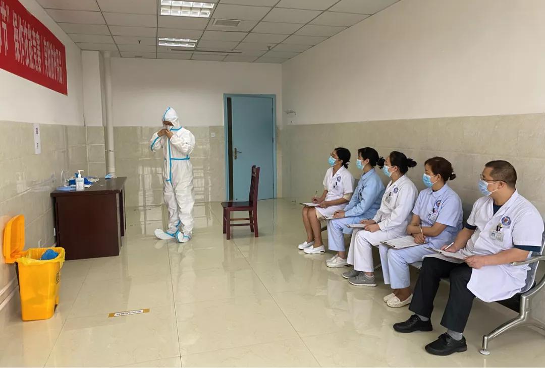 弘扬抗疫精神同心共抗疫情,医师节弘扬抗疫精神护佑人民健康