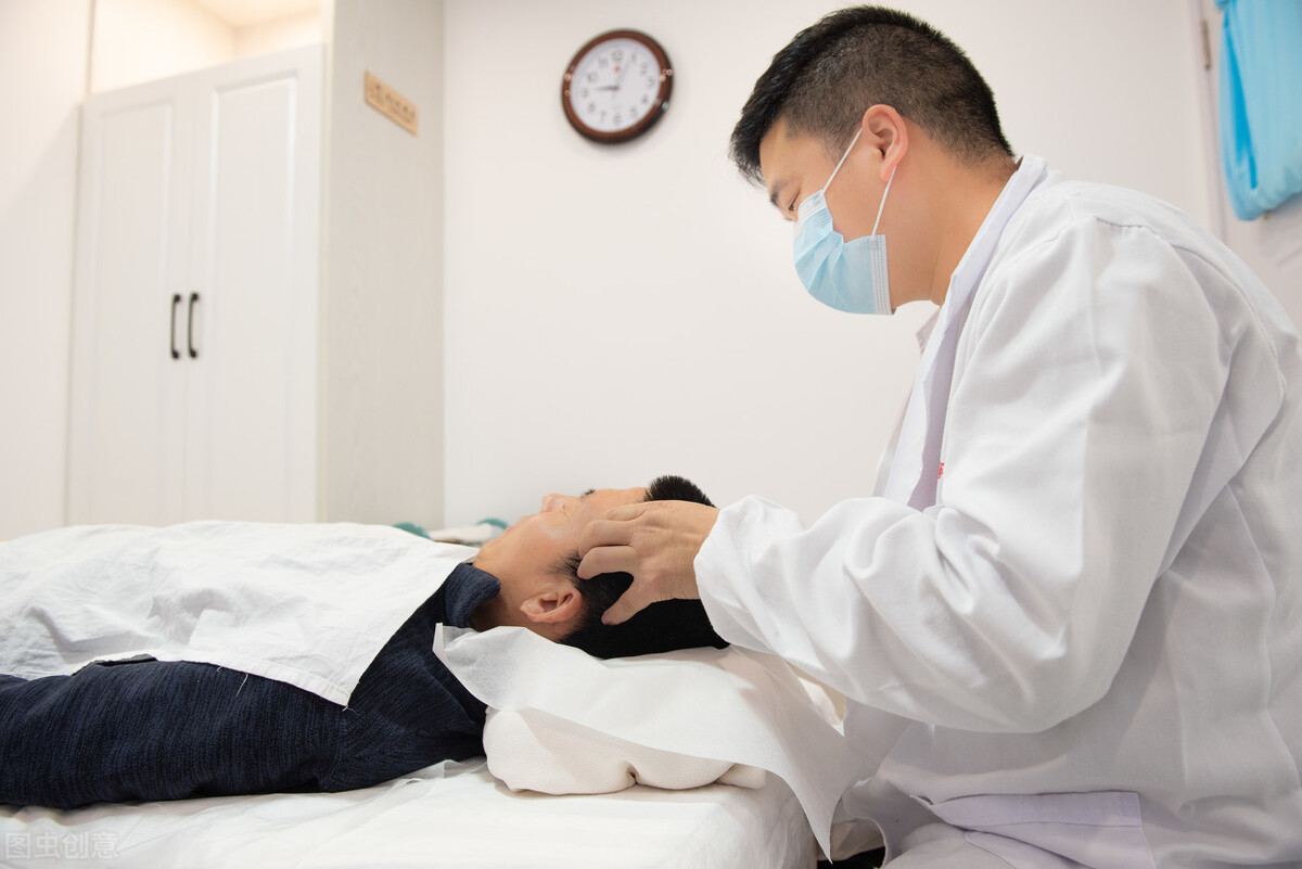 治疗中风后遗症走路打圈有效方法,中风后矫正腿画圈