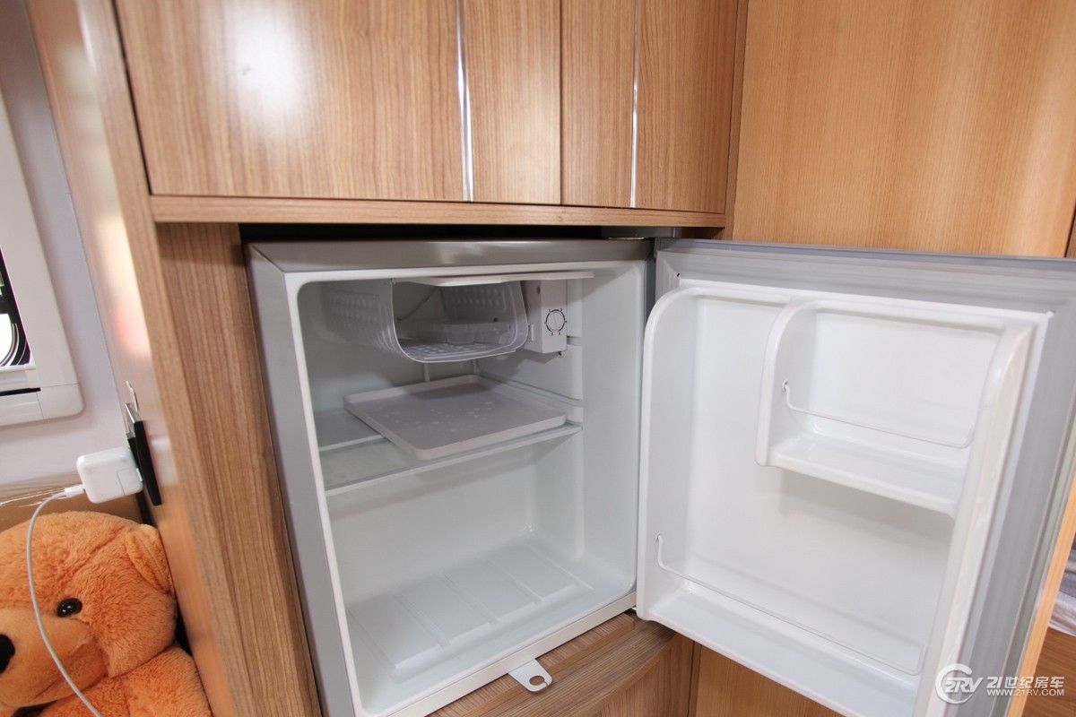 房车价格5-10万元拖挂式房车,房车价格5-10万元7米拖挂房车