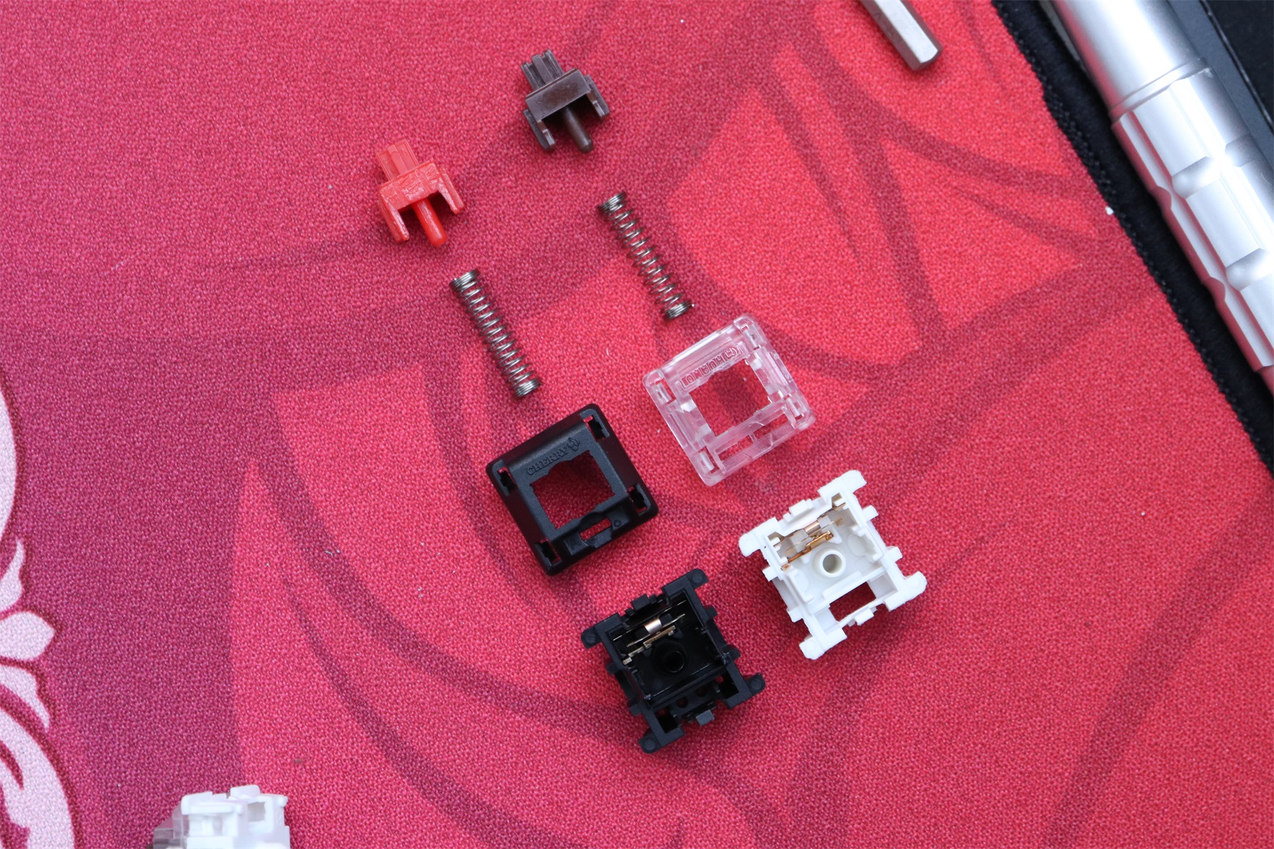 k870t键盘,黑爵k870t键盘怎么拆