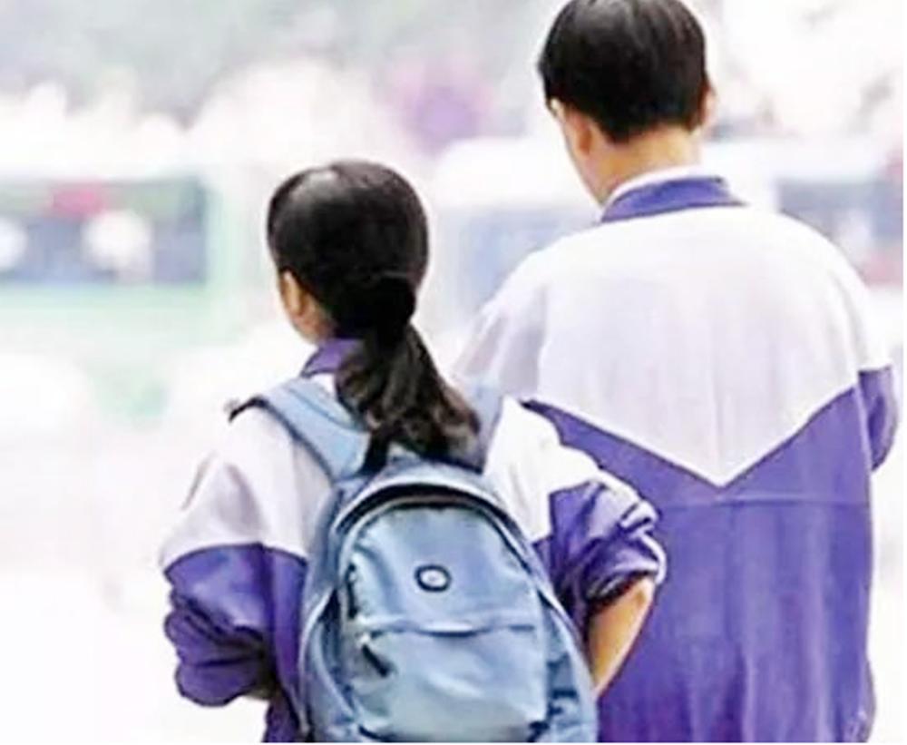 青春期男孩妈妈怎么谈性教育,爸爸问女儿是不是谈恋爱