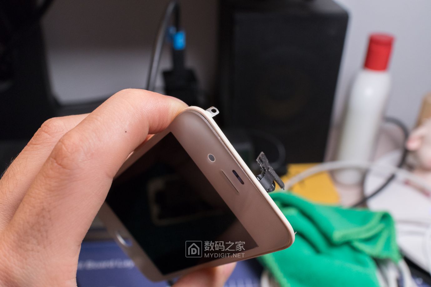 把未拆封的iphone4做成标本,iphone4被做成标本