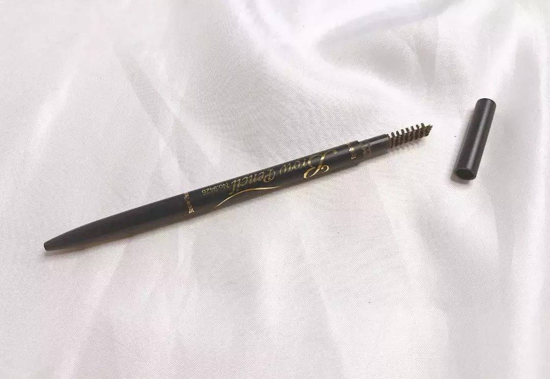 最流行的眉笔画出来特好看,便宜好用能画出根根分明的眉笔