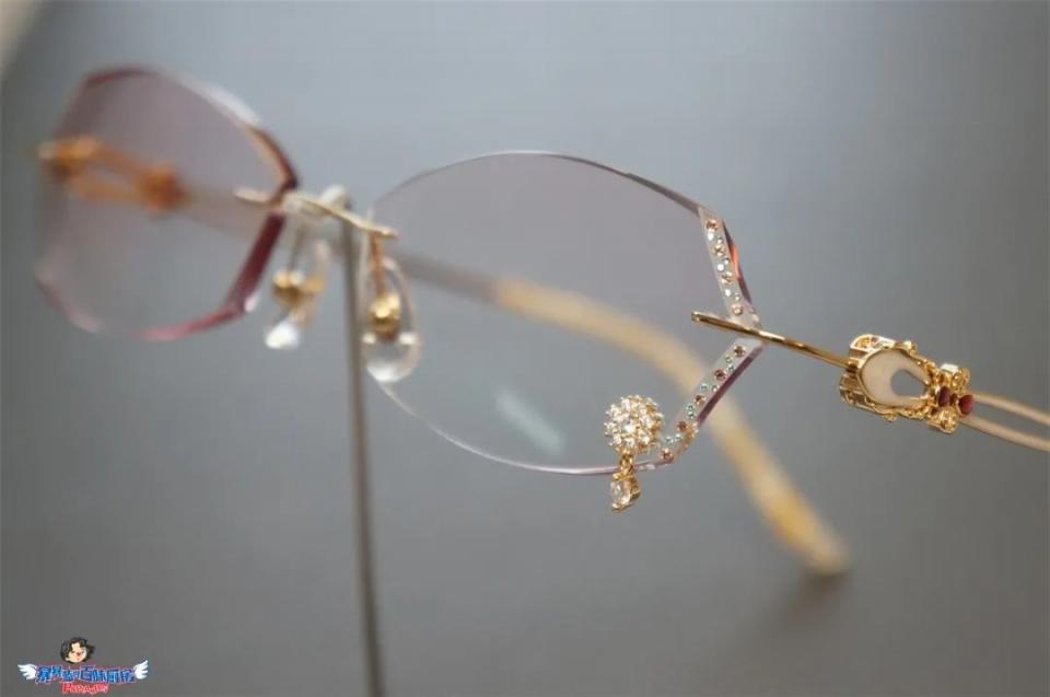 同样是眼镜工作室，凭什么这家值得朋友圈3000好友同时推荐？