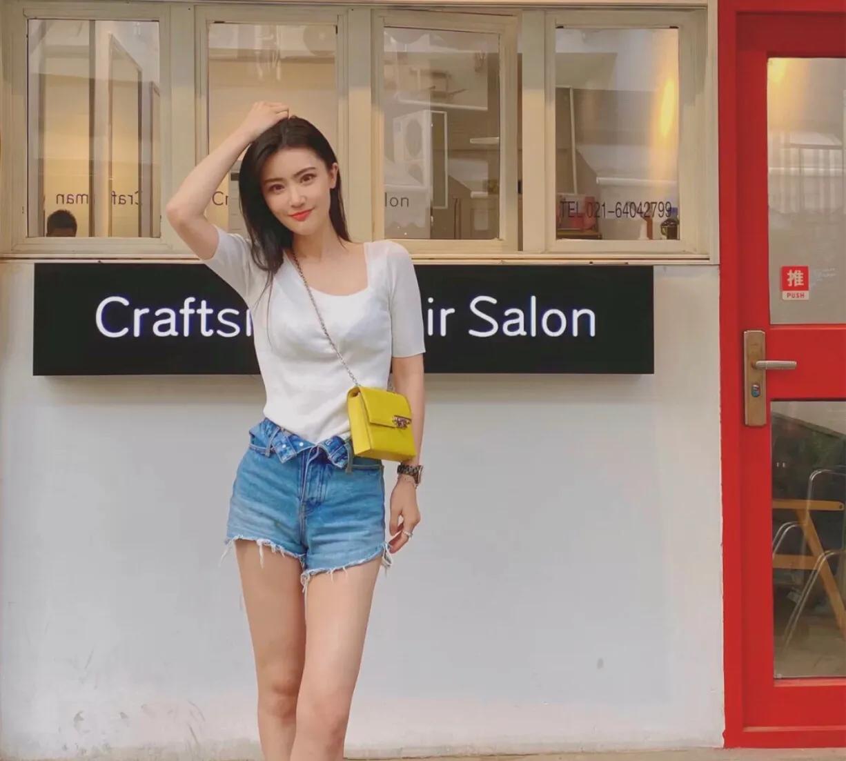 最流行的牛仔裤新穿法,穿牛仔裤不拉拉链是什么风格