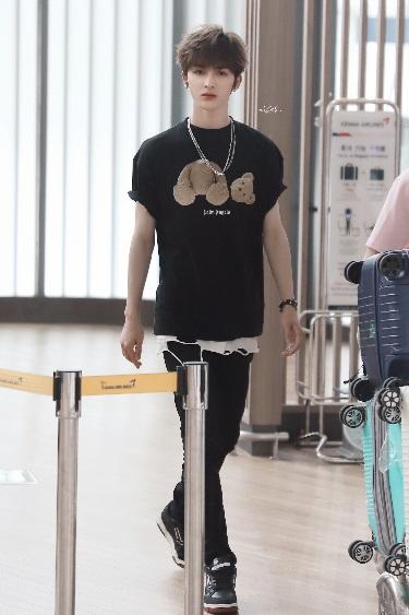 冠军champion王俊凯鞋,bally冠军运动鞋