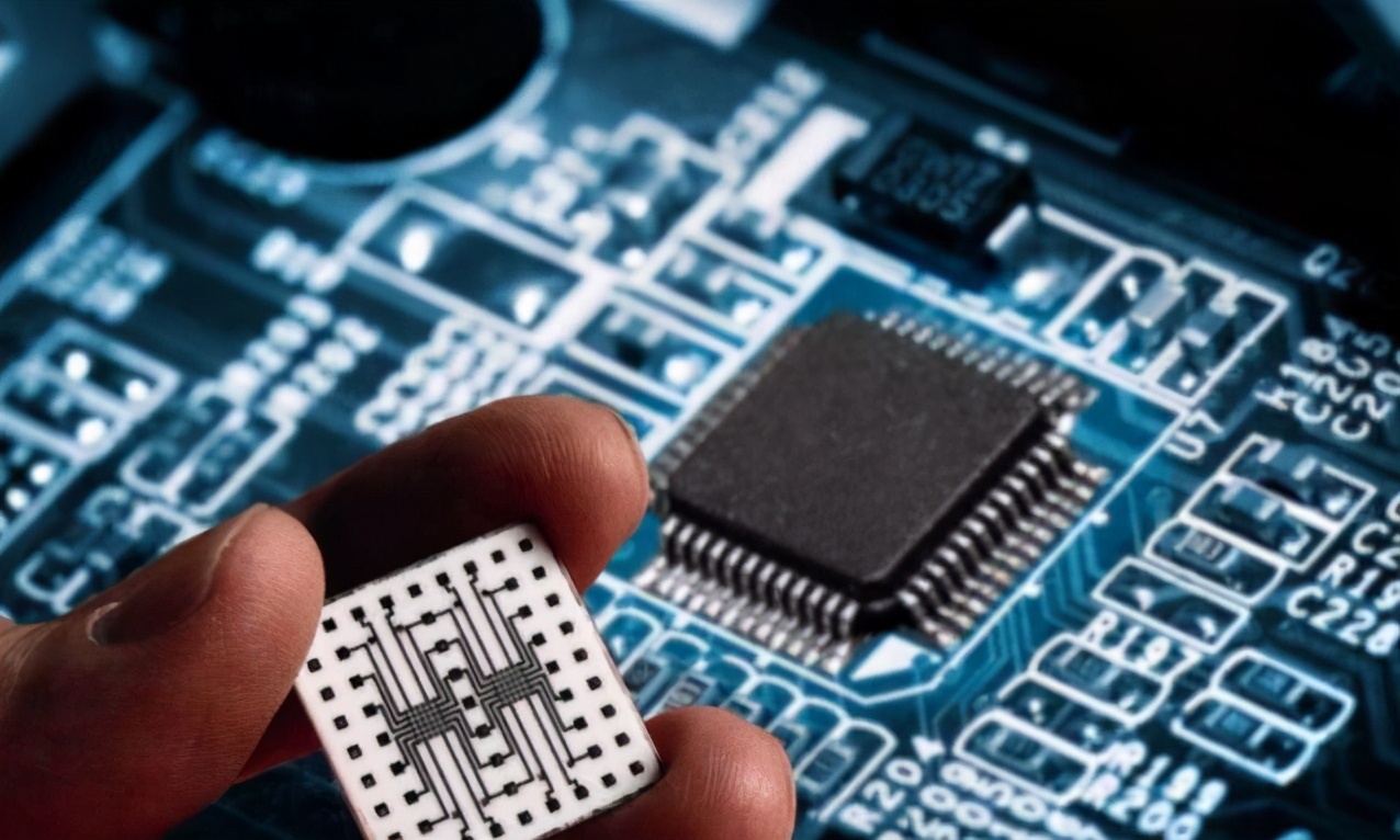 联发科天玑1200和高通骁龙888plus,联发科崛起超越麒麟什么情况