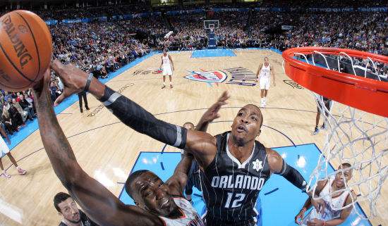 曾经的联盟第一中锋德怀特霍华德,当年联盟第一中锋姚明