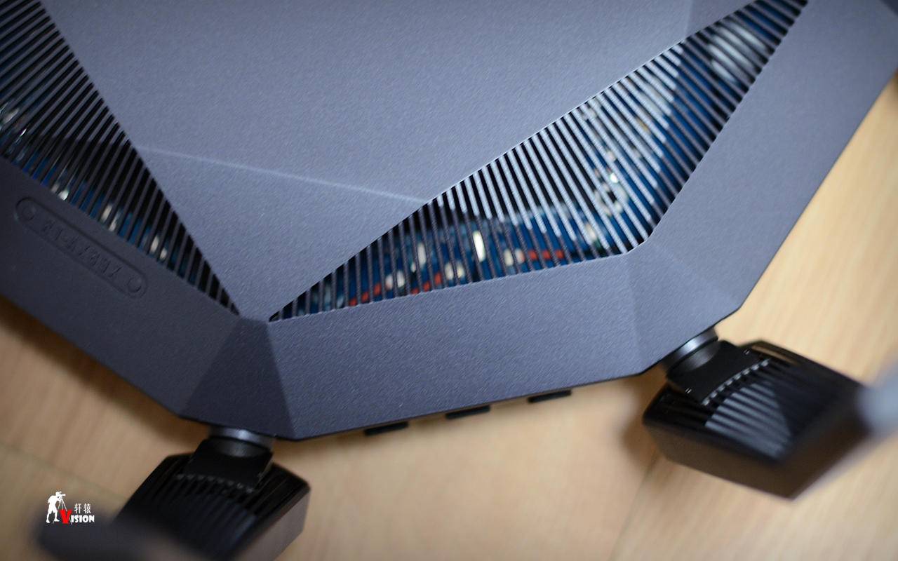 搭载160MHz频宽,八爪鱼进化帝王蟹:华硕RT-AX89X抢先评测