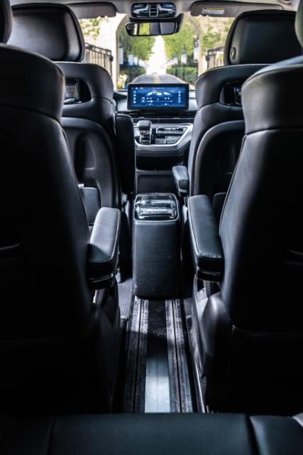 「试驾」荣威iMAX8,国产MPV的春天要来了?