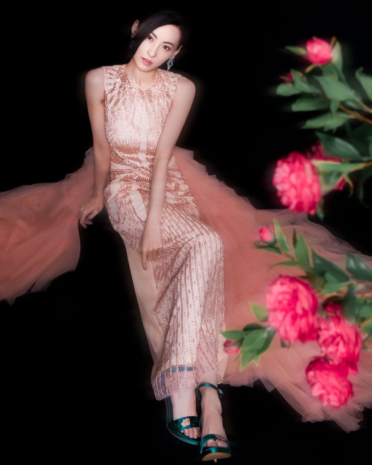 张柏芝穿白色装图片,张柏芝穿着打扮还是比较普通的