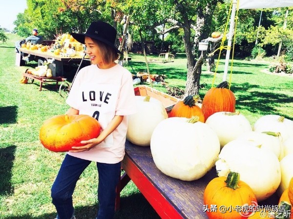 唐艺昕红毯运动鞋,唐艺昕休闲鞋