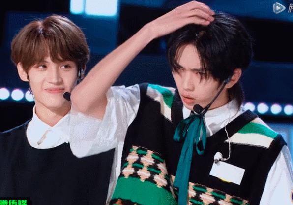 破音、装可爱、塑料兄弟情,他们那么普通却那么自信