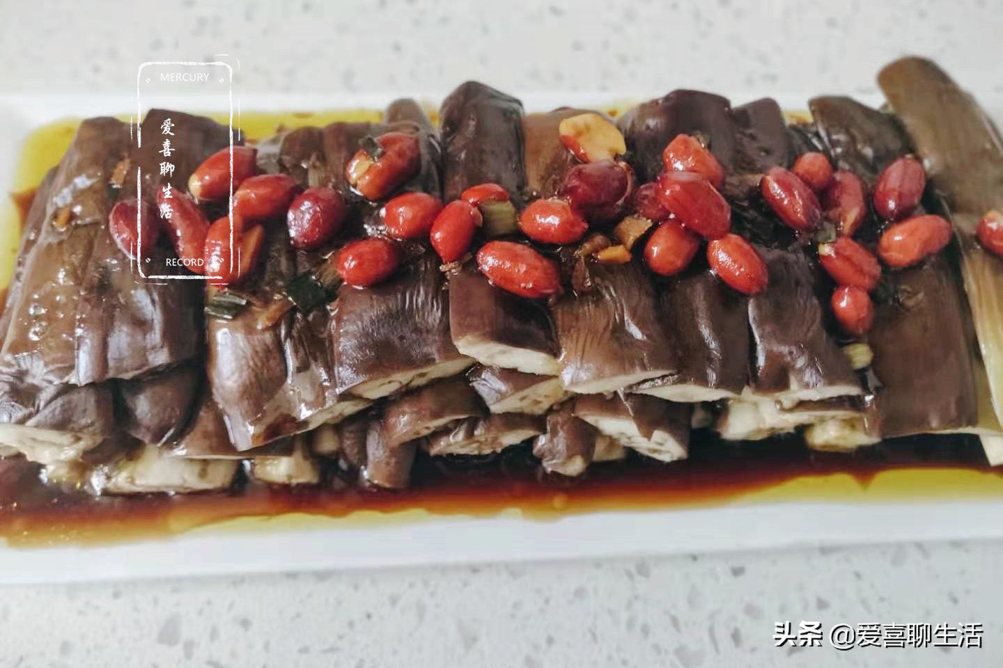 这两种食材一个脆爽一个软烂,一蒸一拌5分钟出锅,常吃对身体好