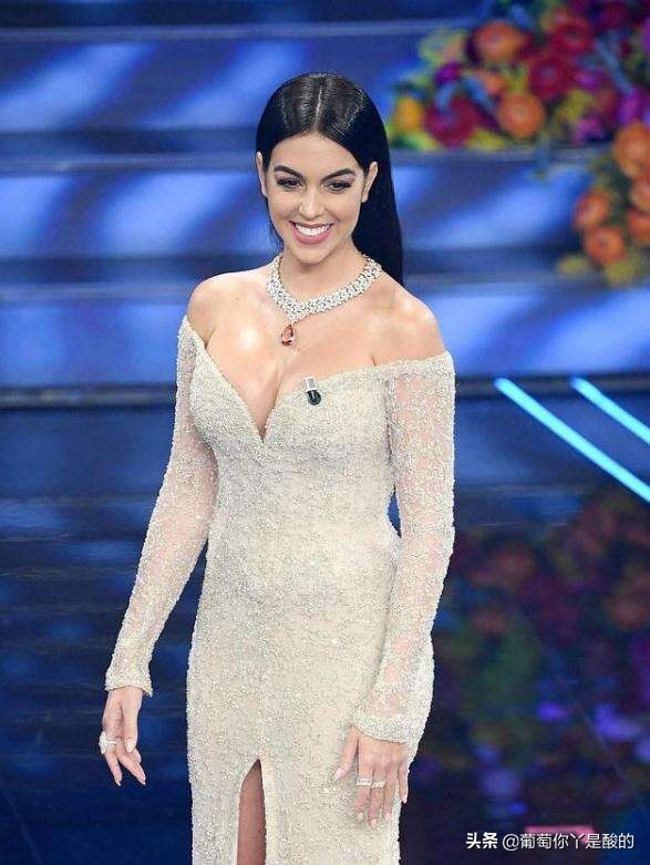 c罗和内马尔谁颜值最高,c罗和内马尔谁的女朋友最漂亮