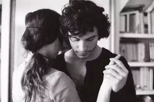 女人是不是蠢的,女人是不是出轨这3点就能看出来