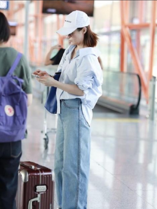 马伊琍穿松紧带裤子,马伊琍穿露脐