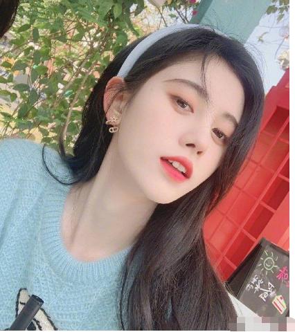 鞠婧祎与杨幂撞衫是谁先穿的,鞠婧祎穿山寨博主道歉