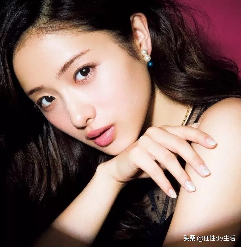 没有睫毛膏怎么化妆好看,怎么化妆不需要眼影睫毛膏