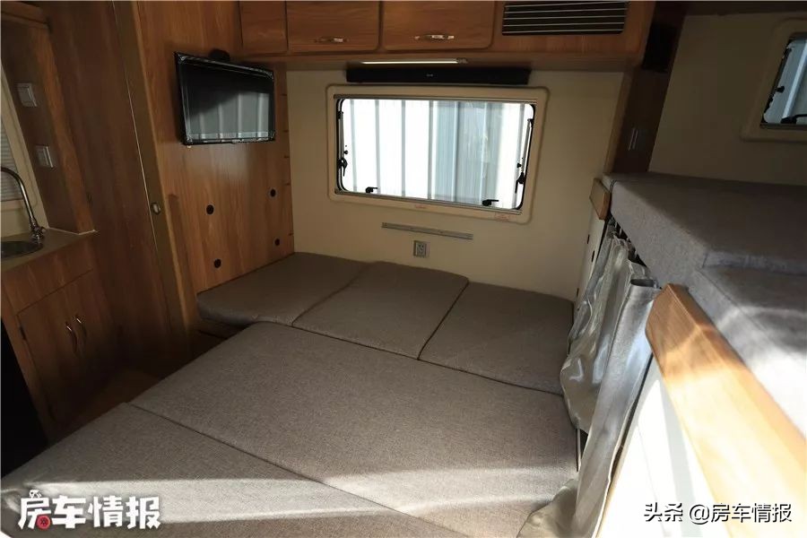 豪华四驱b型房车最新款,览众单排汽油四驱皮卡房车