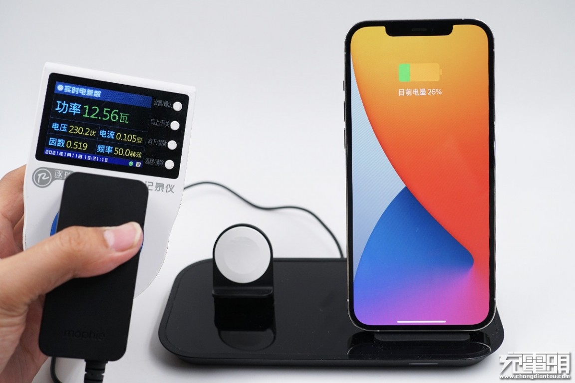 mophie二合一无线充电底座,mophie推出四合一无线充电器