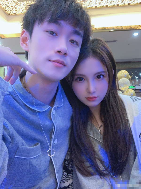 不求人晚玉汤圆复合了吗,不求人和汤圆在晚玉直播间撒狗粮