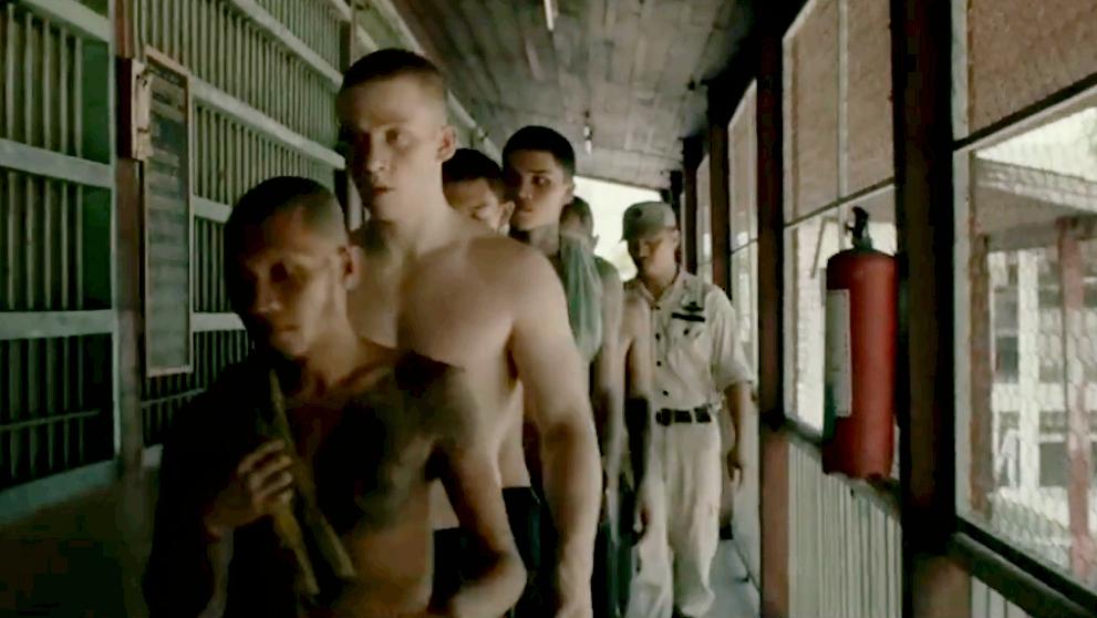 英国白人被关泰国监狱，干翻狱警潇洒越狱，结局却把我治愈的电影