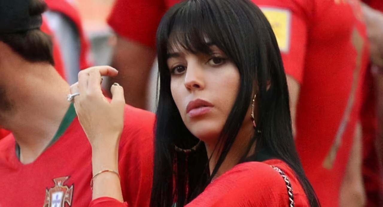 c罗乔治娜太太团,太太团乔治娜