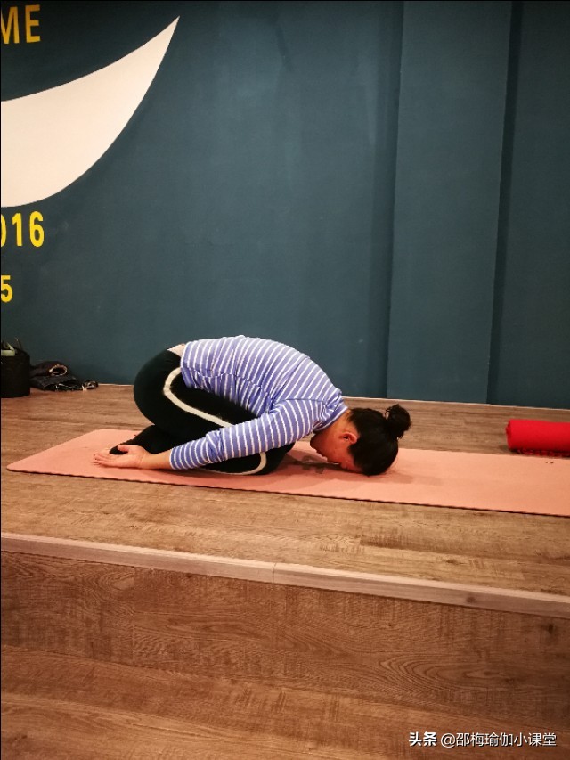 瑜伽串联体式表演完整版20分钟,哈他瑜伽体式串联60分钟编排初学