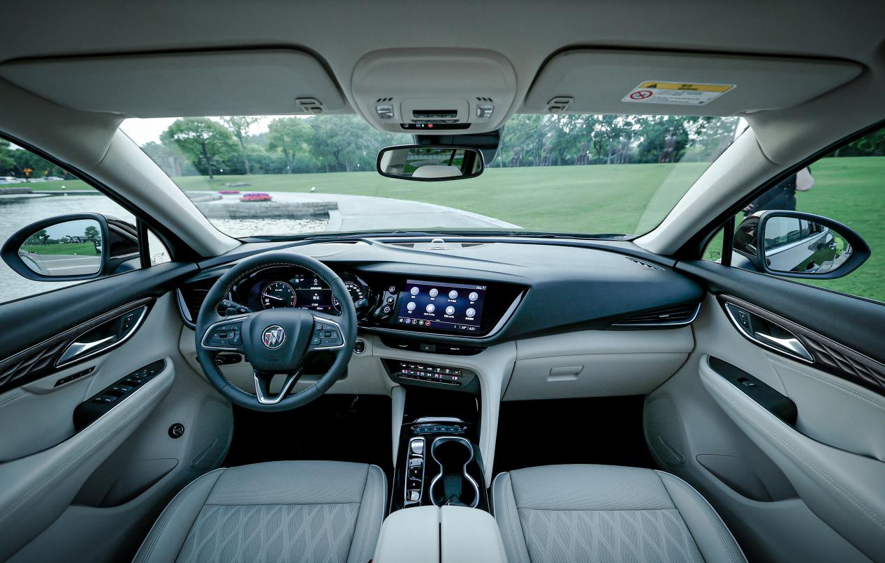 昂科威plus艾维亚五座版黑外黑内,昂科威五座plus艾维亚雪地