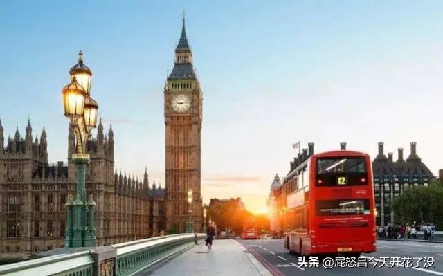 英国人嫌大本钟太脏，花5亿费4年大翻修，还要整成“蓝”色！