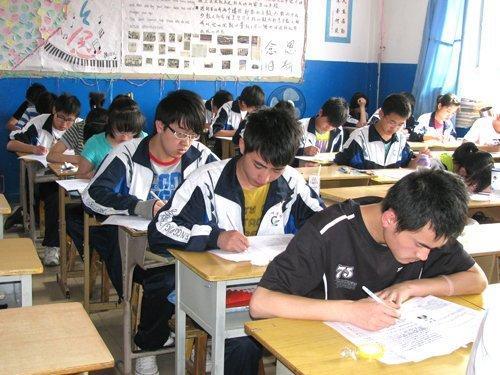 高考前是复习基础还是刷题,高考提分应该背还是刷题