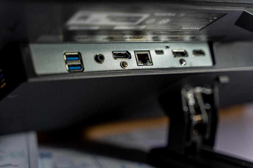 给笔记本电脑配的显示屏,飞利浦显示器哪款适合修图