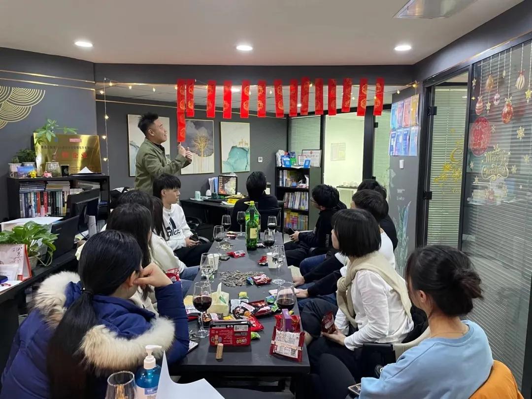 联·阵营丨青岛媒体用一个版的篇幅，报道联友崔新冬的创业故事