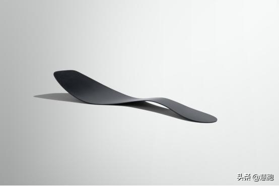 碳板科技跑鞋好处,碳板跑鞋真的有推进力么