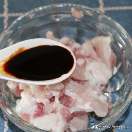 大白菜炒豆干五花肉,豆干炒五花肉教学视频