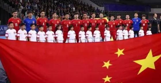 国足球员张玉宁受伤视频,前五人制国脚猝死