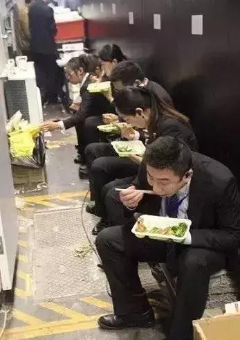 汽车销售苦逼的视频,汽车销售人的苦